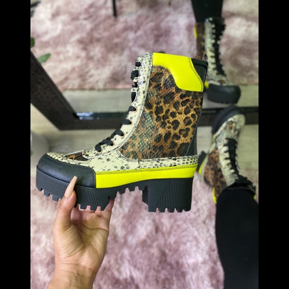 🚨NEW🚨Xena Combat Boot-Lime🍋 - Picture 1 of 2